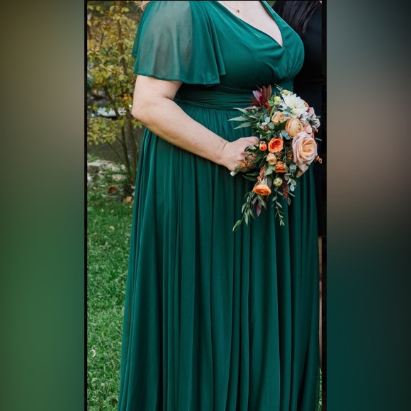 David’s Bridal Hunter Green Flutter Sleeve Bridesmaids Dress - Picture 10 of 10